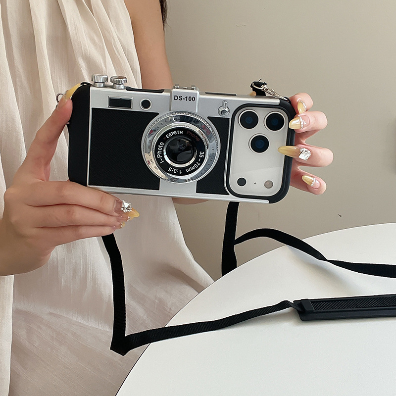 Vintage Items - Emily em paris capa com design