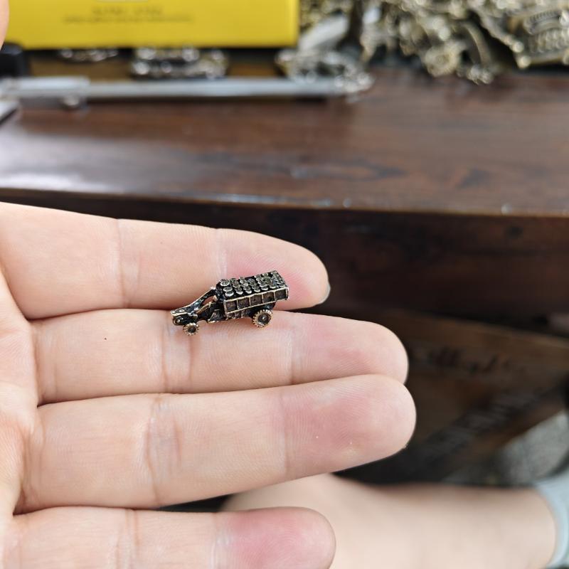 Caminhão Miniatura de Ferro co - Vintage Collectible Trucks avaliação e preço