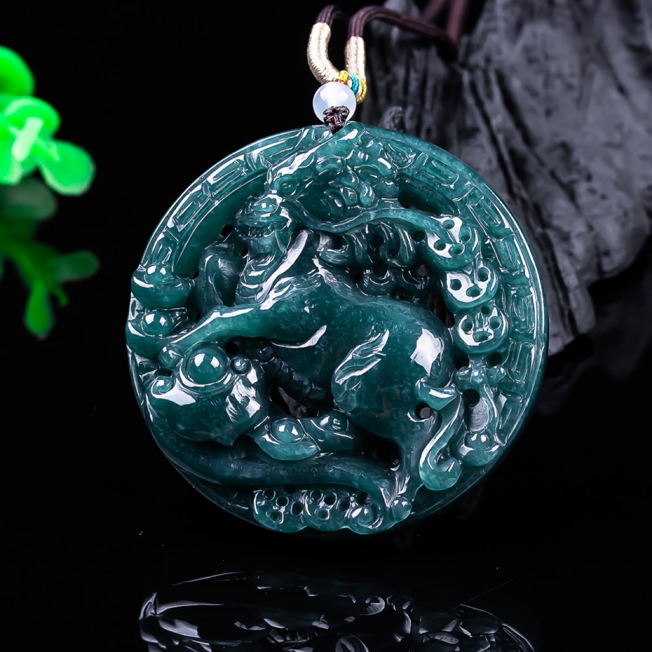 Pingente de Dragão em Jadeite  - Vintage Necklace avaliação e preço
